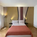 Anna Konukevi 3*